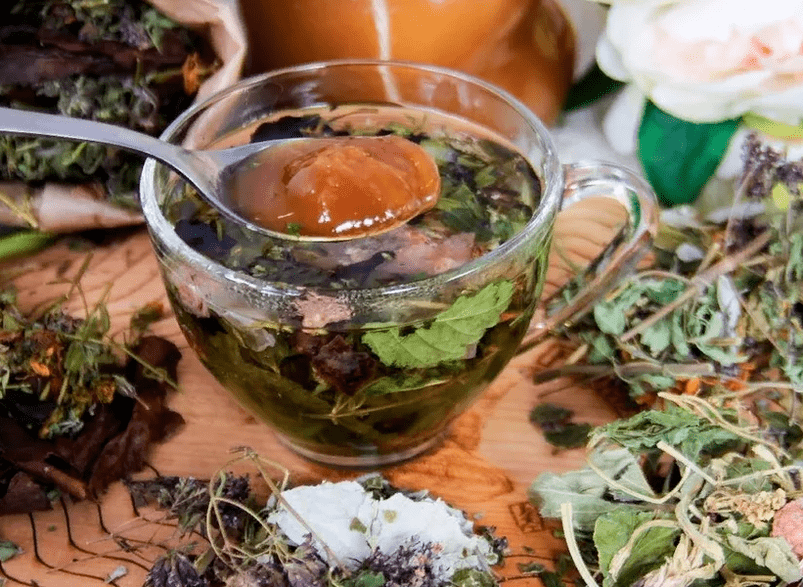 Şifalı bitkilere dayalı antiparaziter kaynatma